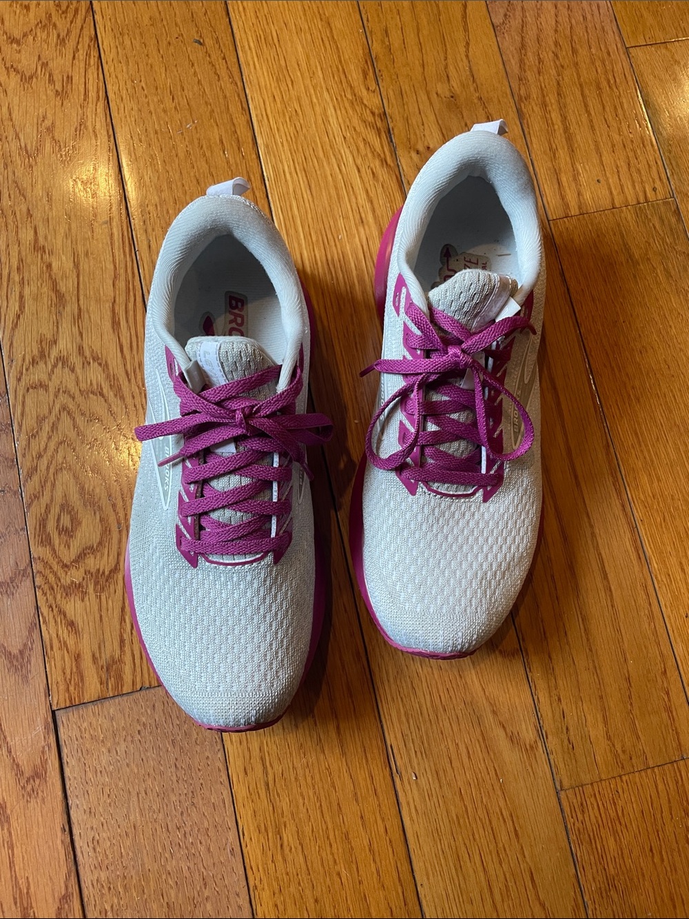 Women’s Lightweight Running Sneakers - Light grey with Dk Pink -excellent